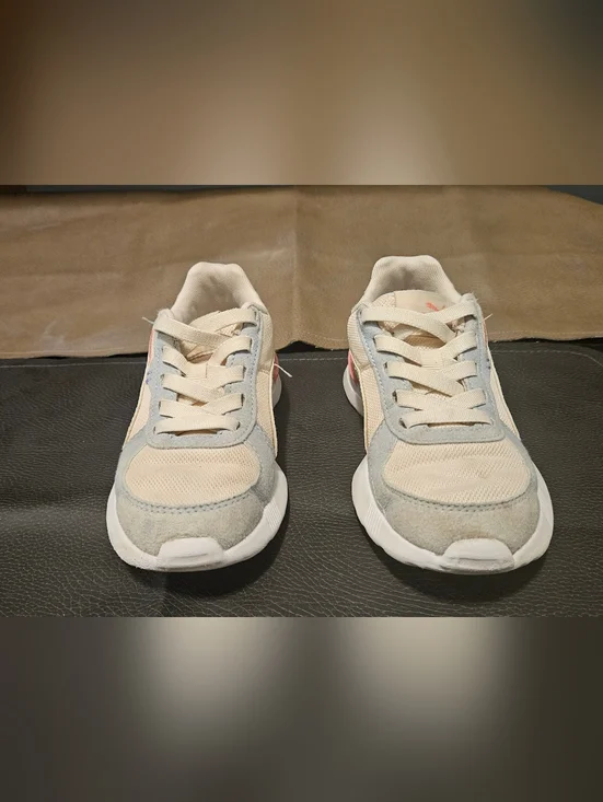 PUMA Girls' Pastel Retro Runner Sneakers - Cream/Pink/Green Size 13 - Picture 2 of 5